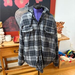 Men's LL Bean Black and Gray Plaid Flannel Hooded Jacket Lined with Cozy Sherpa